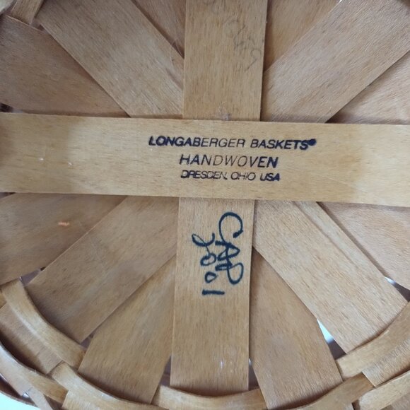 Longaberger 2001 Small Round Basket With Leather Handles - Picture 11 of 13